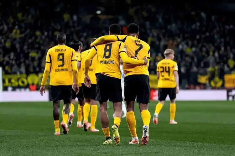 法兰克福主场迎战多特蒙德，欧冠资格生死战一触即发